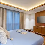 Alaya Stays Manhattan 1804 - 3 Bhk Duplex With Stunning Views, Office & Stylish Bar