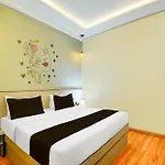 Hotel O Palm Inn