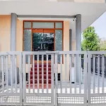 Super Hotel O Heera Palace