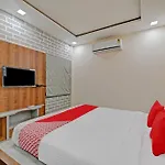 Hotel O The Castle Home Stay Inn