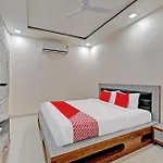 Hotel O The Castle Home Stay Inn