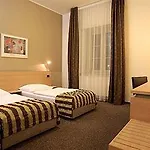 Fabhotel Polovictory Palace