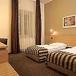 Fabhotel Polovictory Palace