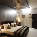 Acacia Inn