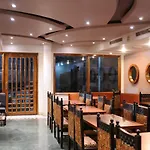 Hotel Aroma Classic
