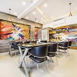 Fabhotel Luxurs Gopalpura