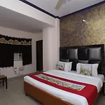 Hotel Deepak