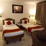 Adb Rooms Hotel Diana Palace