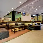 Oyo 18814 Hotel Maya International