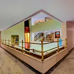 Oyo 18814 Hotel Maya International