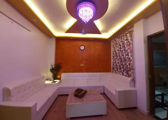Karni Villa Lovely 2 Bhk Appt And Terrace