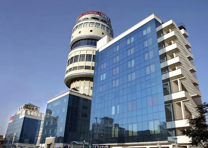 Hotel Om Tower