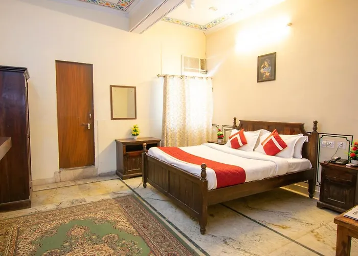 Hotel Raghuraj Palace
