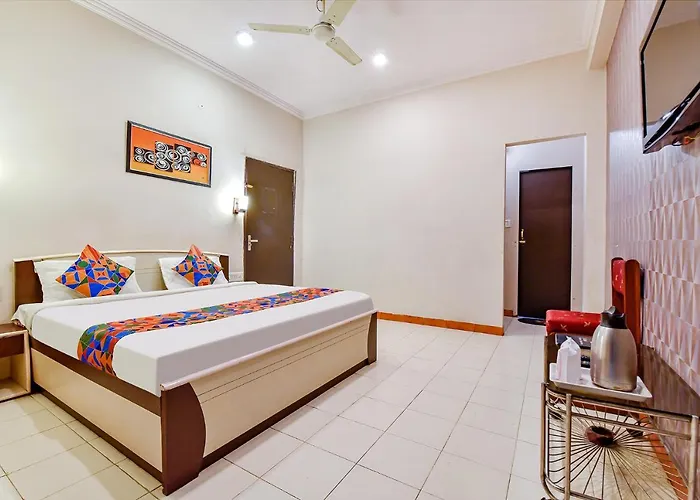 Fabhotel Shri Laxmi Palace