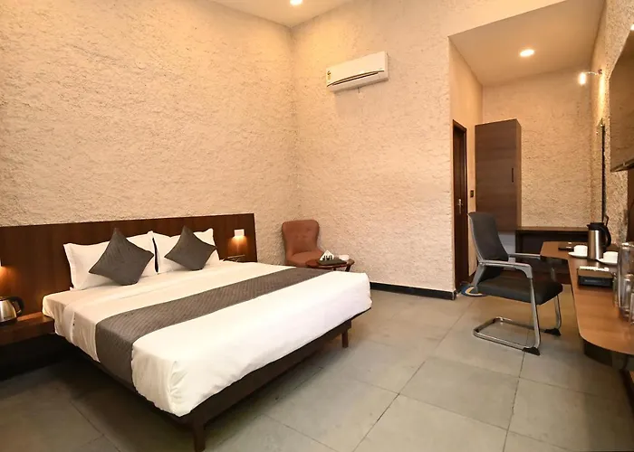 Hotel Navtara