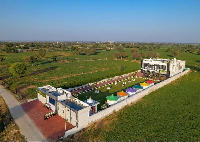 Iris Heaven\'Z By Radha Rani Resort