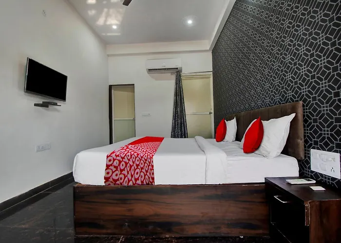Oyo Flagship Hotel Rajshree