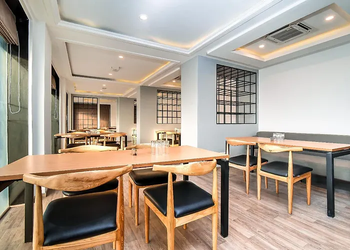Oyo Townhouse 051 Tonk Road City Centre