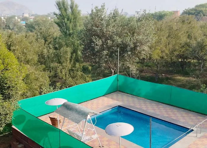 Jhalana Resort & Pool Party