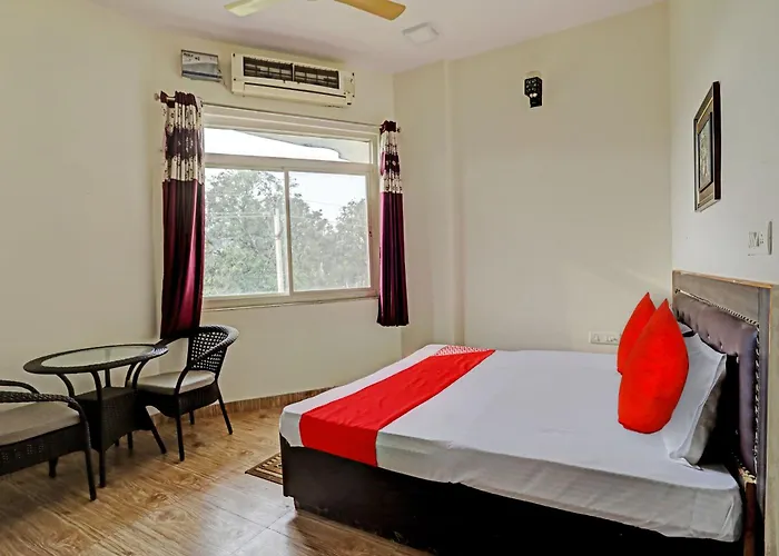 Oyo Flagship Green Vatika Resort