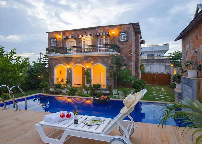Elivaas 3 Bhk With Pvt Pool & Lush Garden - Oakwood Villa