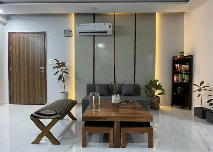 Guru\'S Ghar