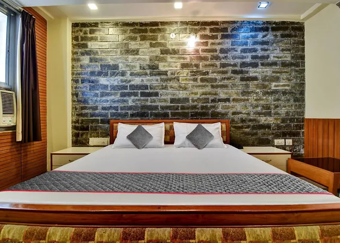 Townhouse Hotel Fly View