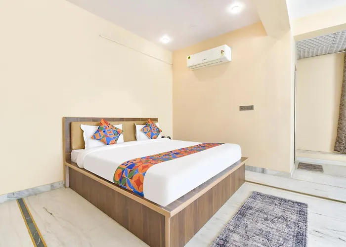 Fabhotel Pearl Square