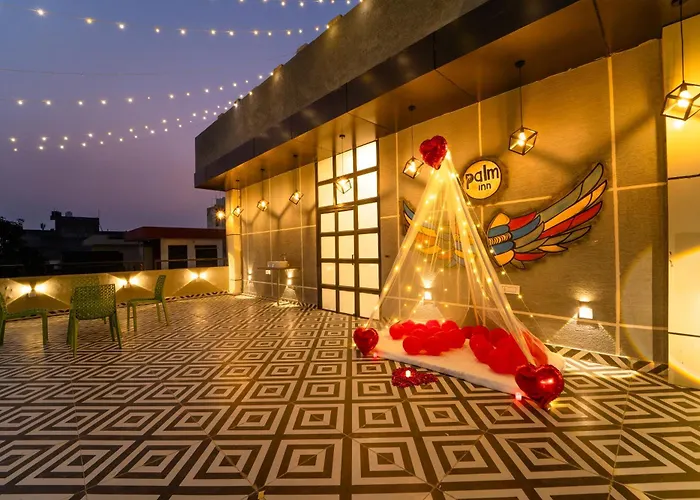 Palm Hotel Mansarovar