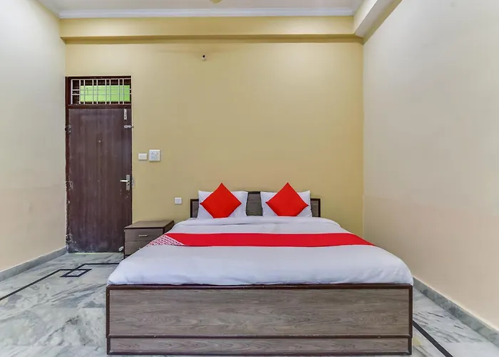 Hotel O S R