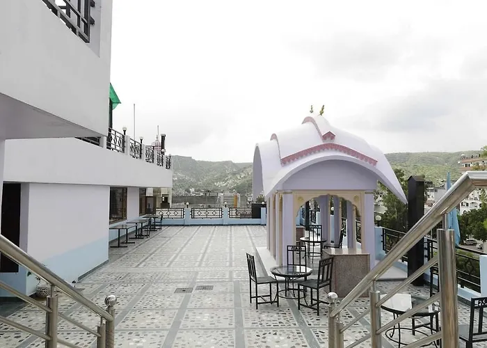 Oyo Rooms Jal Mahal