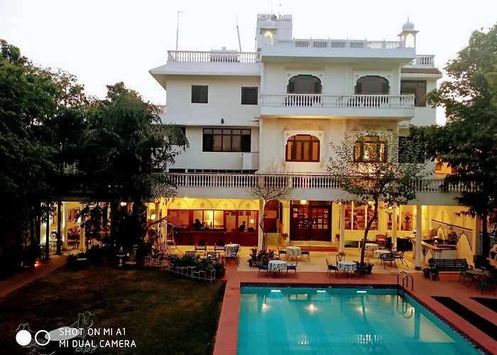 Hotel Meghniwas