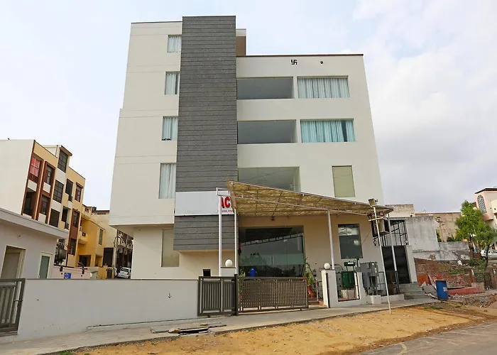 Oyo 8425 Hotel Shiv Palace