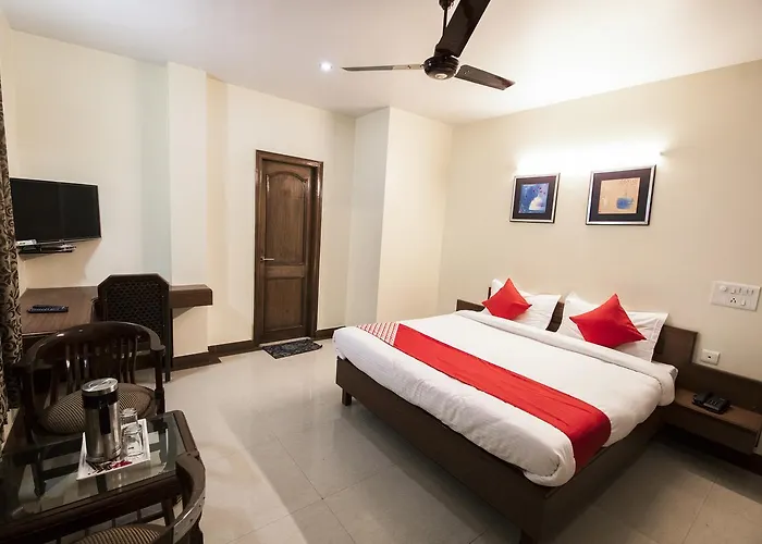 Oyo 13643 Hotel Maharaja Palace