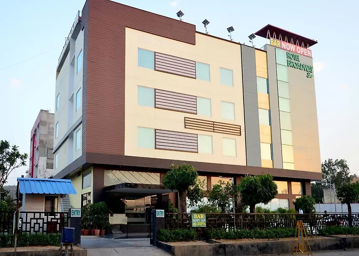 Oyo 7130 Hotel Broadway