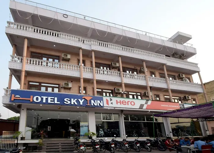 Oyo 23499 Hotel Sky Inn