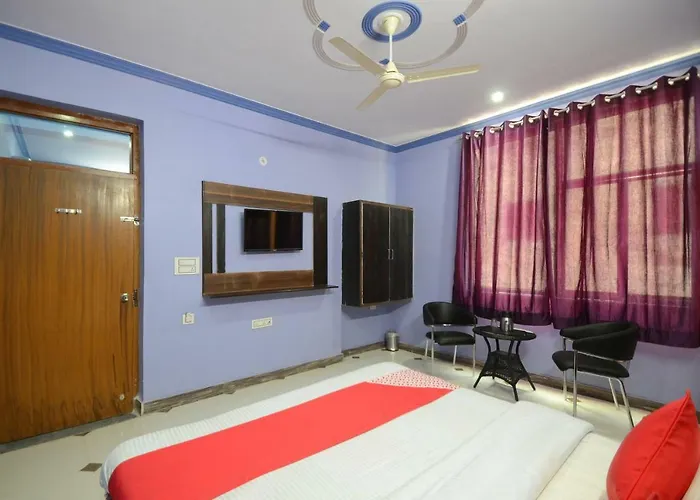 Oyo Hotel Blue Moon