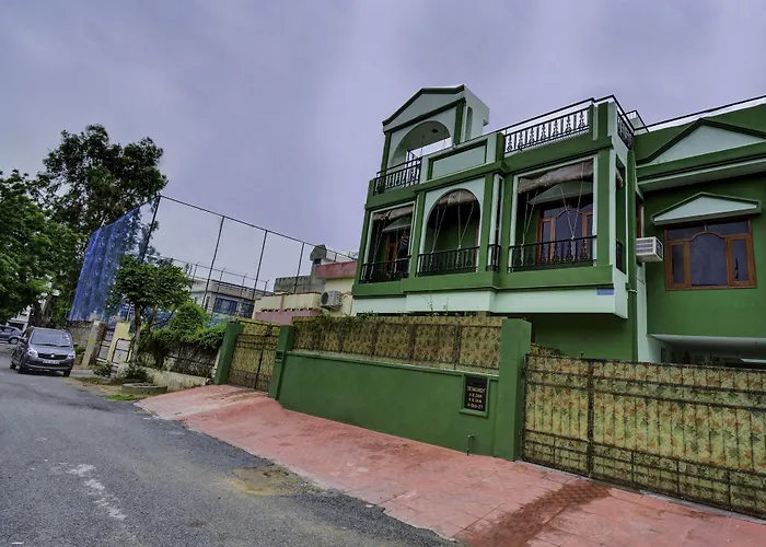 Oyo 17340 Home Royal Studios Jawahar Nagar