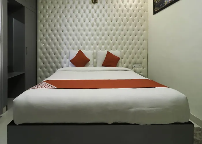 Oyo 28722 The Prince Hotel