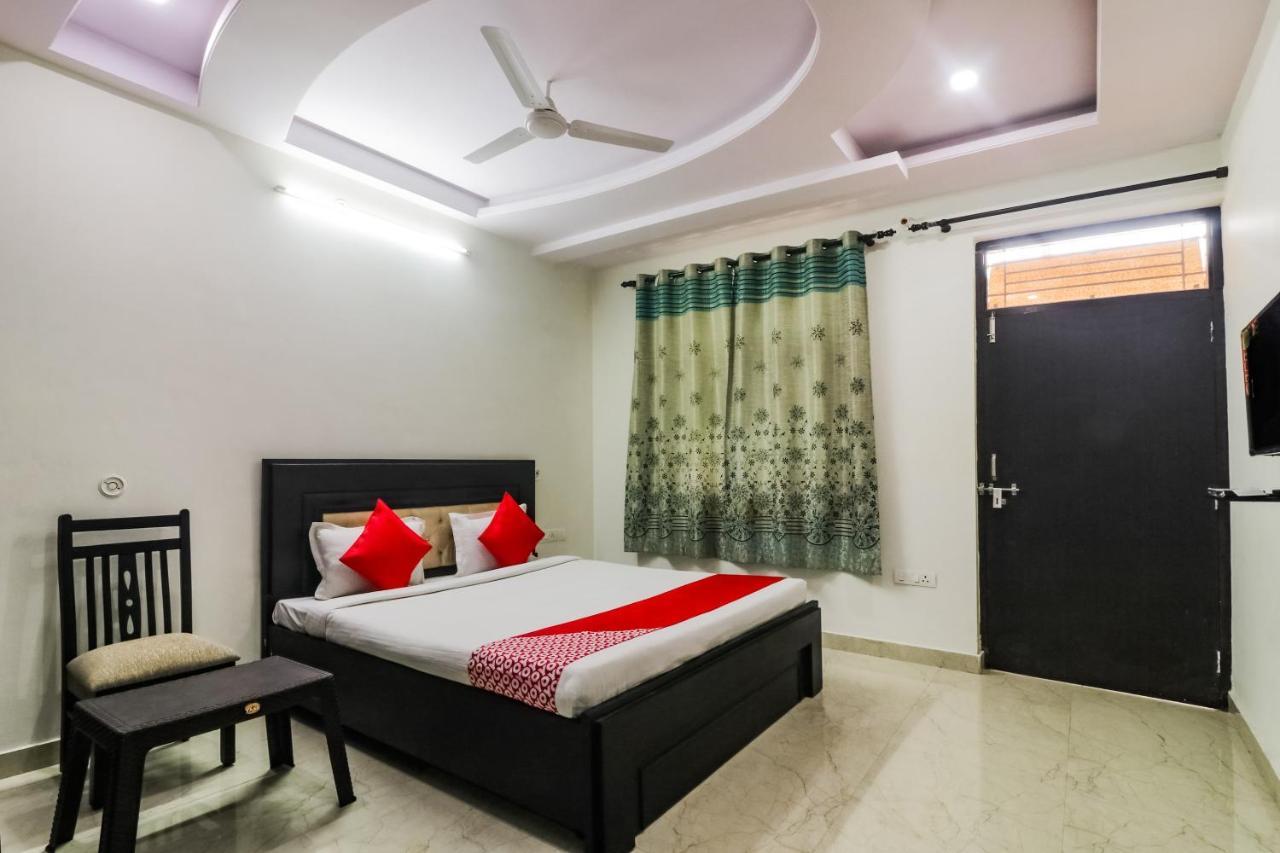Oyo 26863 Raj Jaipur