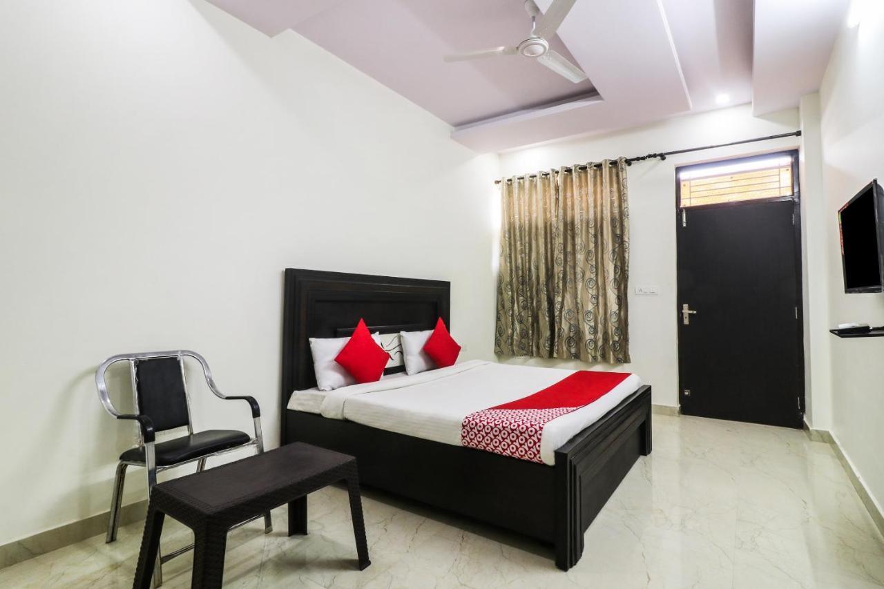 Oyo 26863 Raj Hotel Jaipur
