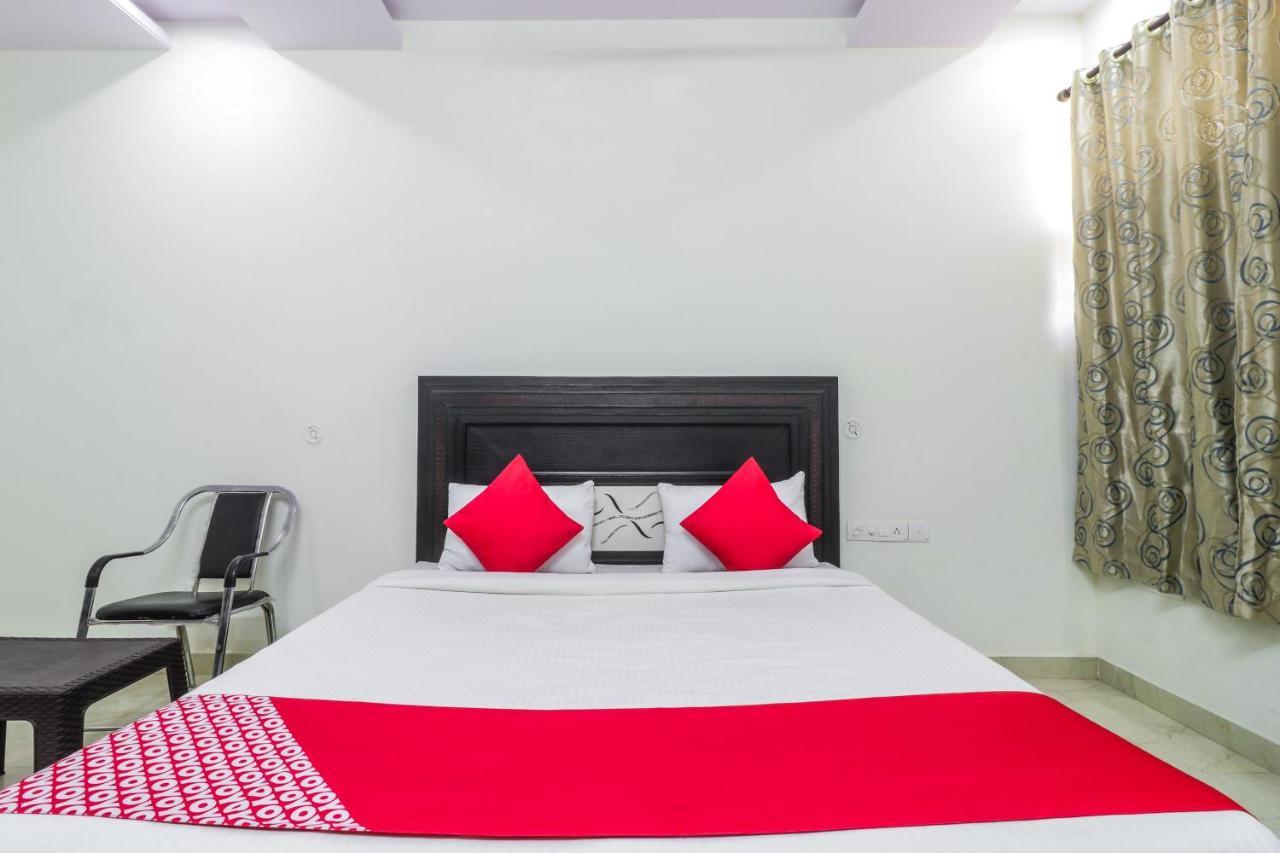 Oyo 26863 Raj Hotel Jaipur