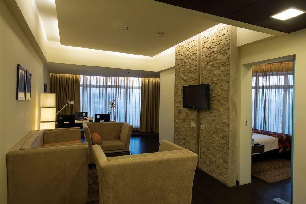 Sunday Hotel