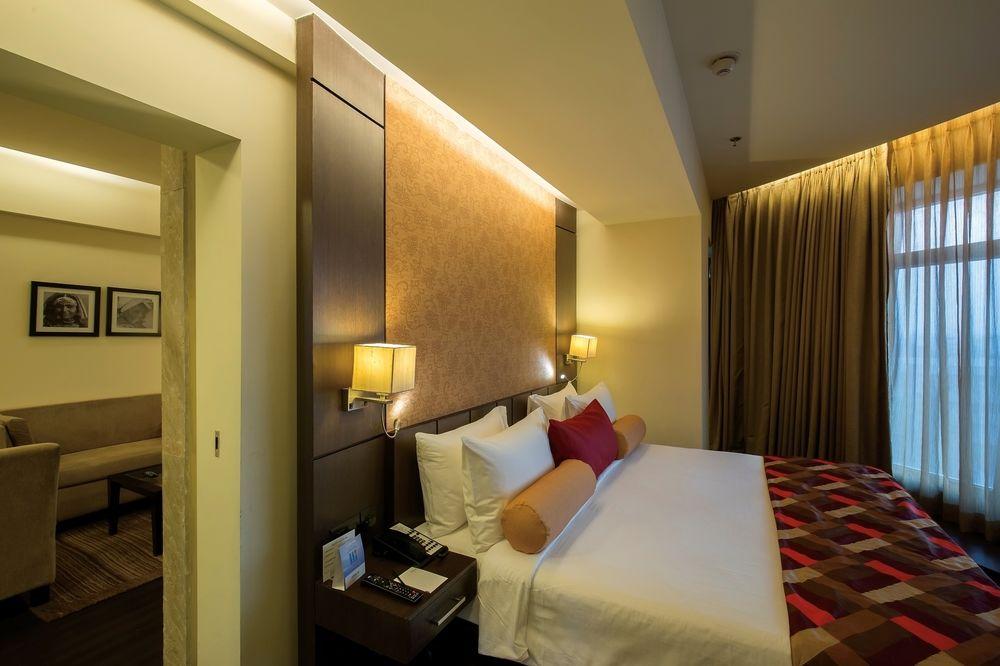 Sunday Hotel