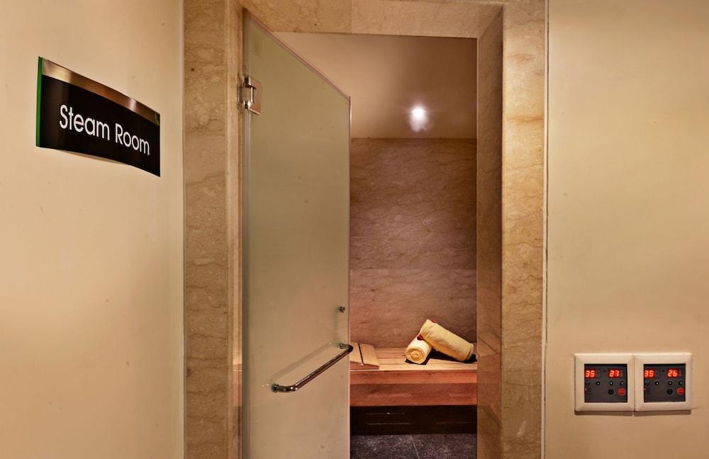 Leisure Grand Chanakya 4*