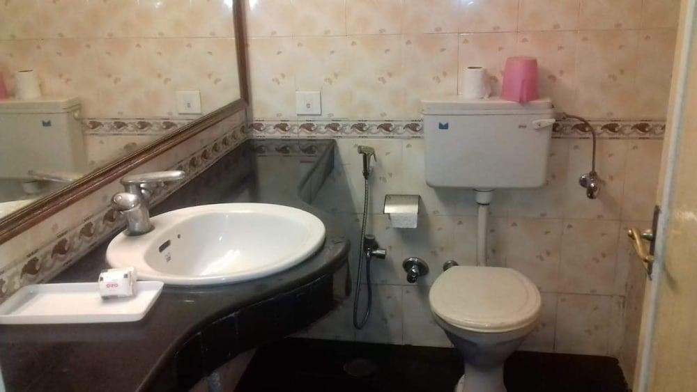 Hotel Neelam 3*