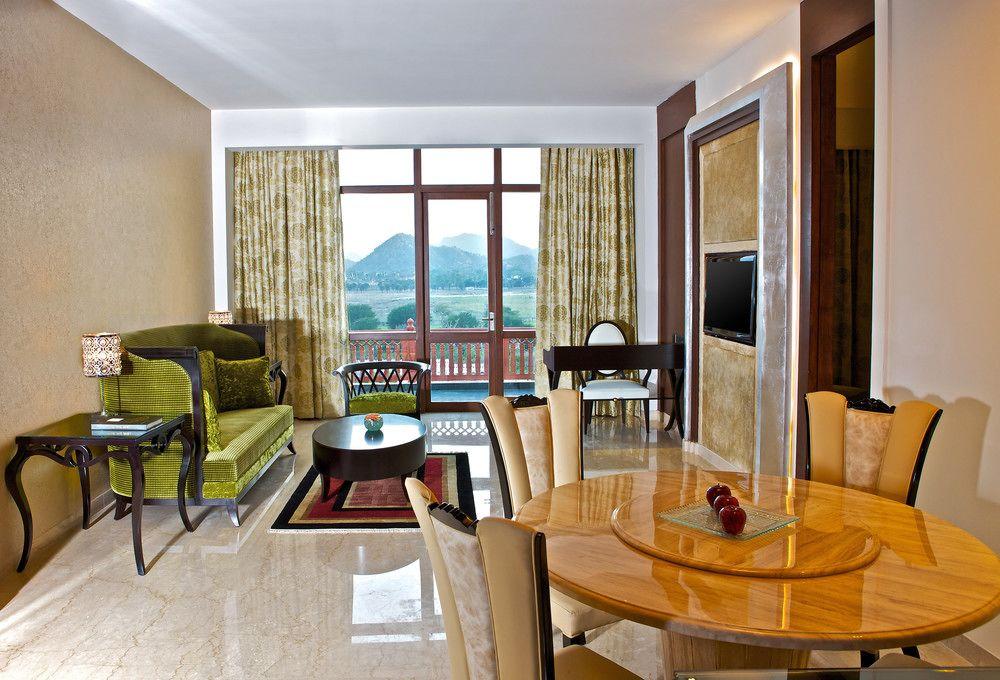 Le Meridien & Hotel 5*