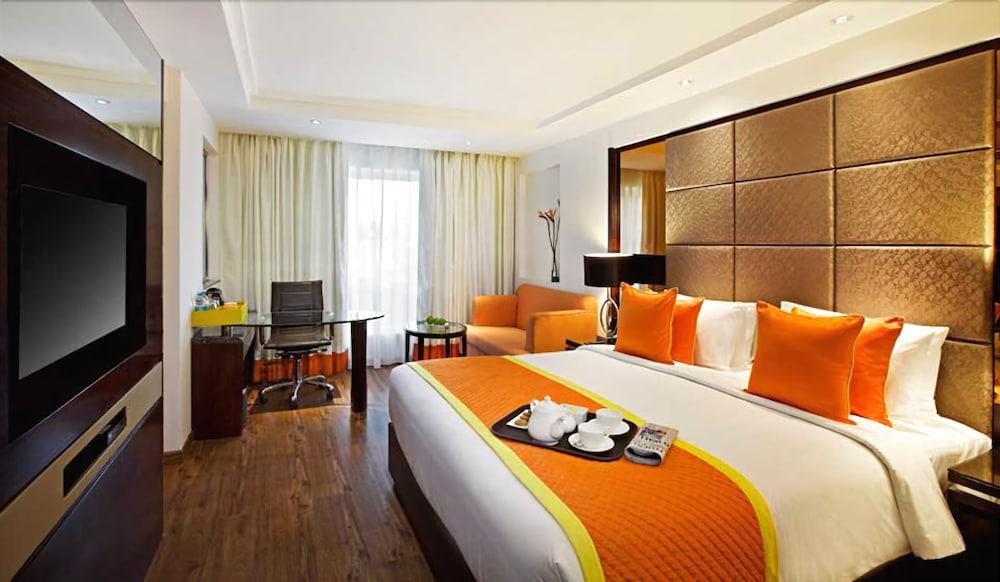 Zone By The Park , Bani Park Hotel 4*