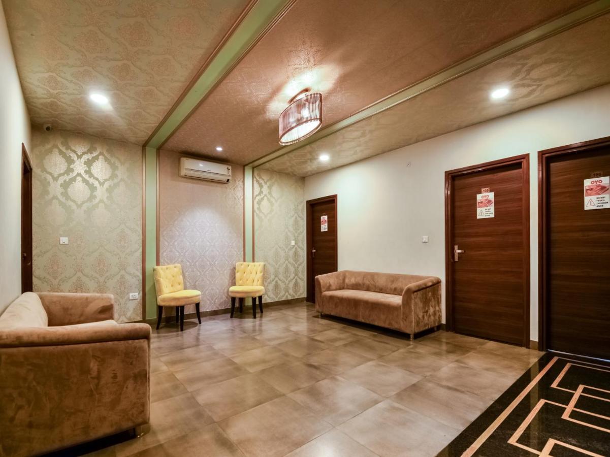 Capital O 36319 10 Square Hotel Jaipur
