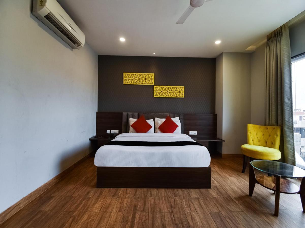 Hotel Capital O 36319 10 Square